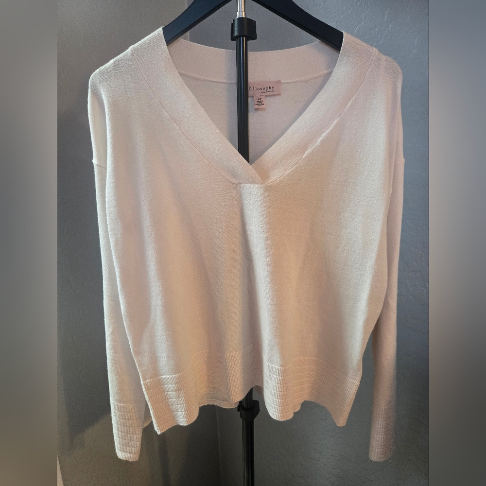 Philosophy Ivory V-Neck Knit Sweater Blouse Size S NWOT